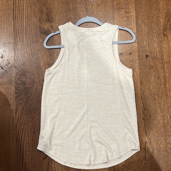 Gap Women’s Cream Tank Top Size Medium - Picture 4 of 4